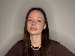 WillaCounsell - female with brown hair webcam at LiveJasmin