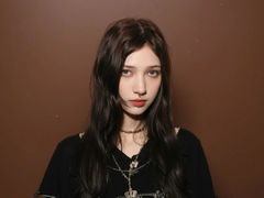 WillowFoley - female with brown hair webcam at LiveJasmin