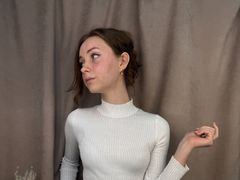 WiloneHathorne - female with brown hair webcam at LiveJasmin