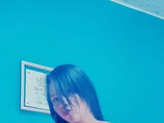 EstefaniFlor - female with brown hair and  big tits webcam at LiveJasmin