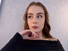 YahairaCillo - female with brown hair webcam at LiveJasmin