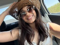 ChloeSkyes - female with brown hair webcam at LiveJasmin