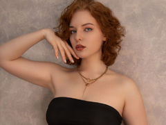 YasmineSummers from LiveJasmin