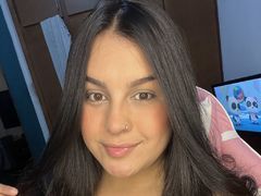 Yenilu from LiveJasmin