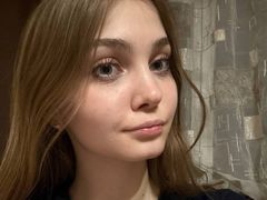 YiBisher from LiveJasmin