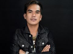 yourMASTERjr - male webcam at LiveJasmin