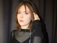 YukiHolmes - female with brown hair webcam at LiveJasmin