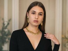 YungPieper - female with brown hair and  big tits webcam at LiveJasmin