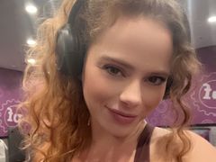 ZaraVenwick - female with red hair and  big tits webcam at LiveJasmin