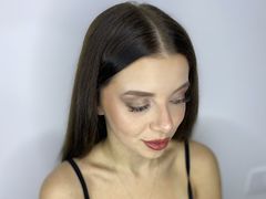 ZaraWave - female with black hair webcam at LiveJasmin
