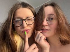 ZeldaAndLynna from LiveJasmin