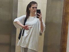 ZeldaHickey - female with brown hair webcam at LiveJasmin