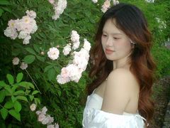 ZengZhu from LiveJasmin