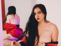 ZoeMusk - female with brown hair webcam at LiveJasmin