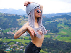 MayaEvanss - female with black hair webcam at xLoveCam