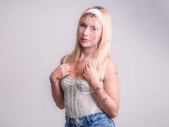 ZoeWalton - blond female with  small tits webcam at LiveJasmin