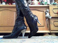 1KinkyBrunette - female with black hair webcam at xLoveCam