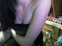1KinkyBrunette - female with black hair webcam at xLoveCam
