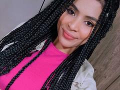AaliyahLux from xLoveCam