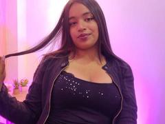 AaliyahVega - female with black hair webcam at xLoveCam