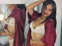 AaliyahVega - female with black hair webcam at xLoveCam