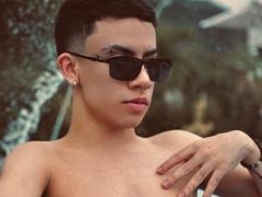 AaronBobys - male webcam at xLoveCam