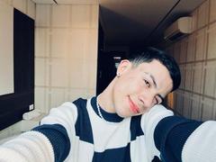 AaronBobys - male webcam at xLoveCam