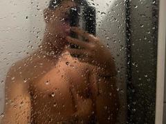 AaronBobys - male webcam at xLoveCam