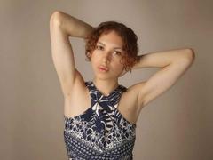 AaronFordd538 - blond shemale webcam at ImLive