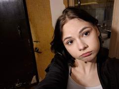 AaronKolesnik - female with black hair webcam at xLoveCam