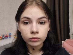 AaronKolesnik - female with black hair webcam at xLoveCam