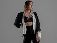 AbbyHoward - blond female with  big tits webcam at ImLive