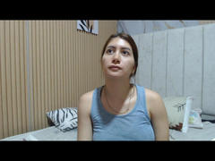 AbigailHowens - female with brown hair webcam at LiveJasmin