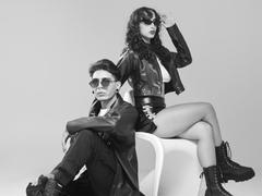 AbrilAndJulian - couple webcam at xLoveCam