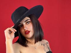 Abrilossa from xLoveCam