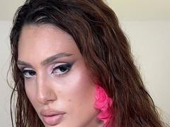 AdaSol - female with brown hair webcam at xLoveCam
