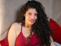 AmelieSwan - female with black hair webcam at LiveJasmin