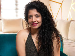 AmelieSwan - female with black hair webcam at LiveJasmin