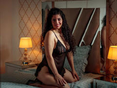 AmelieSwan - female with black hair webcam at LiveJasmin