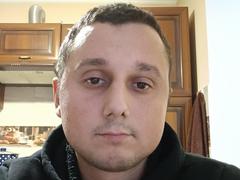 AdamBennie from xLoveCam