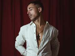 AdamsSanz - male webcam at xLoveCam