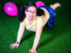 Adalissia - female with brown hair webcam at ImLive