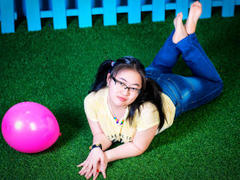 Adalissia - female with brown hair webcam at ImLive