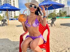 AdelaBanks - female with black hair webcam at ImLive