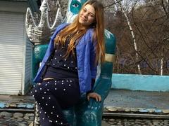 LeahPansies - female with red hair webcam at xLoveCam