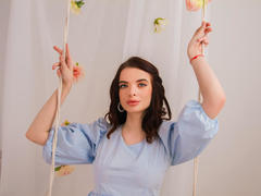 AdeleWillson - female with black hair webcam at LiveJasmin