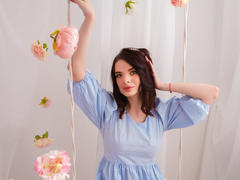 AdeleWillson - female with black hair webcam at LiveJasmin