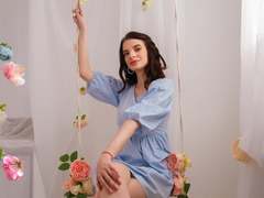 AdeleWillson - female with black hair webcam at LiveJasmin