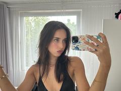 AdeleVibe - female with brown hair webcam at xLoveCam