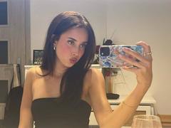 AdeleVibe - female with brown hair webcam at xLoveCam